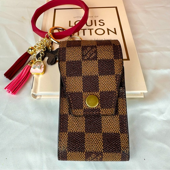 Louis Vuitton Damier Ebene mini pouch bag with hand crafted wristlet amd… - Picture 1 of 10